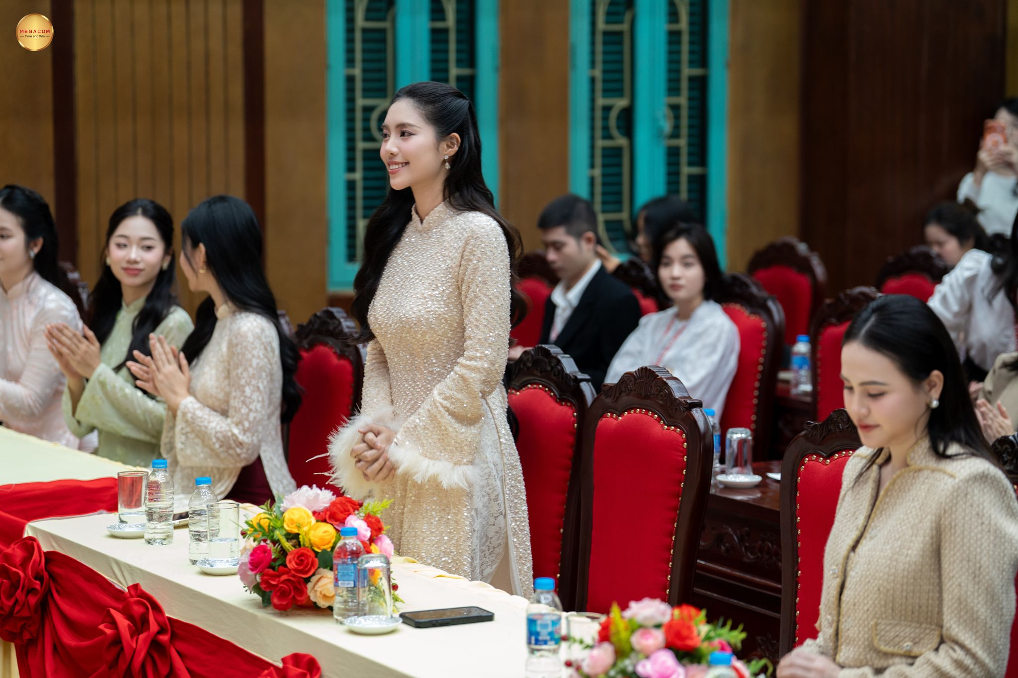 Nhan sắc Á hậu Châu Anh “gây thương nhớ” tại sự kiện Megacom Quốc tế Gặp gỡ Báo chí chào xuân Bính Ngọ 2026 4 abc (271 of 361)