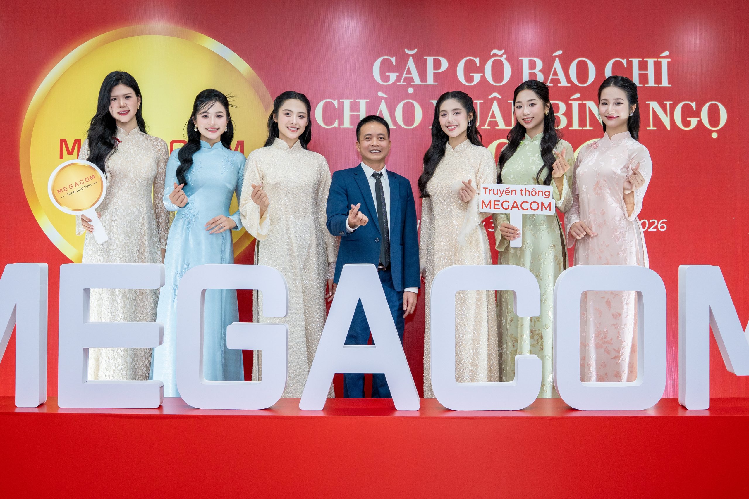 Nhan sắc Á hậu Châu Anh “gây thương nhớ” tại sự kiện Megacom Quốc tế Gặp gỡ Báo chí chào xuân Bính Ngọ 2026 2 abc (70 of 161)