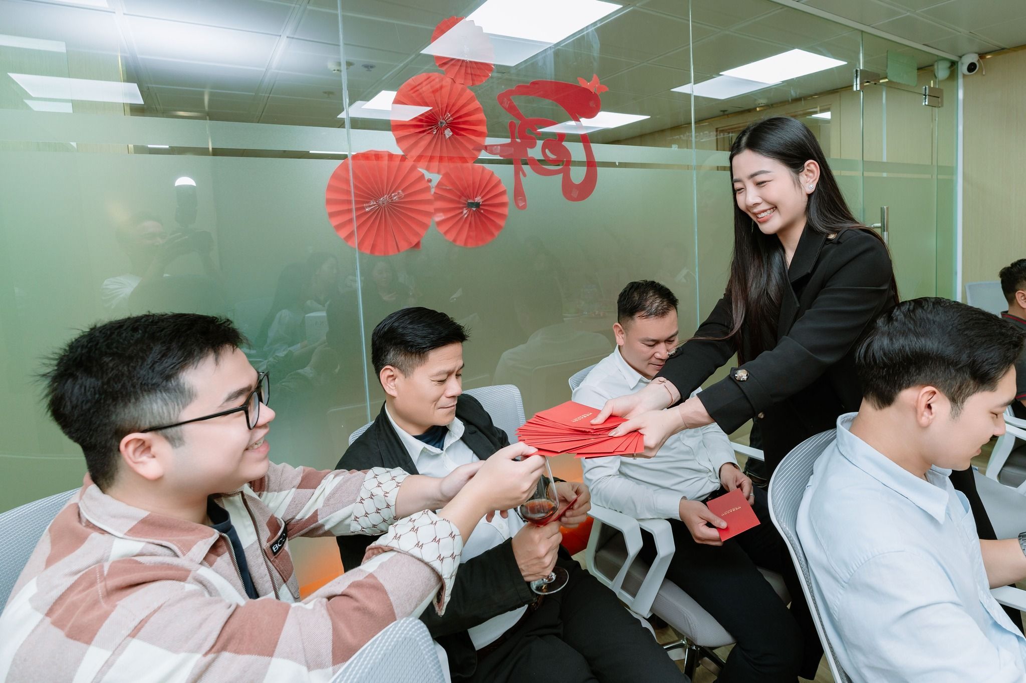 MEGACOM QUỐC TẾ KHAI XUÂN: GẮN KẾT NỘI LỰC, SẴN SÀNG BỨT TỐC 3 641653624_122121714009130329_7672144639839804140_n