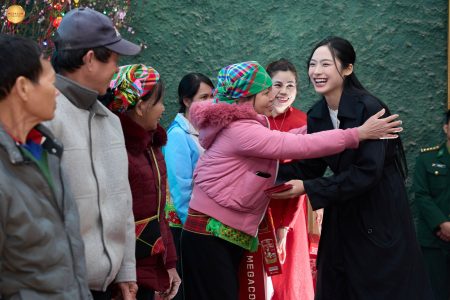 Từ vương miện đến biên cương: Hành trình thiện nguyện đầy  cảm xúc của 3 người đẹp Hoa hậu Việt Nam