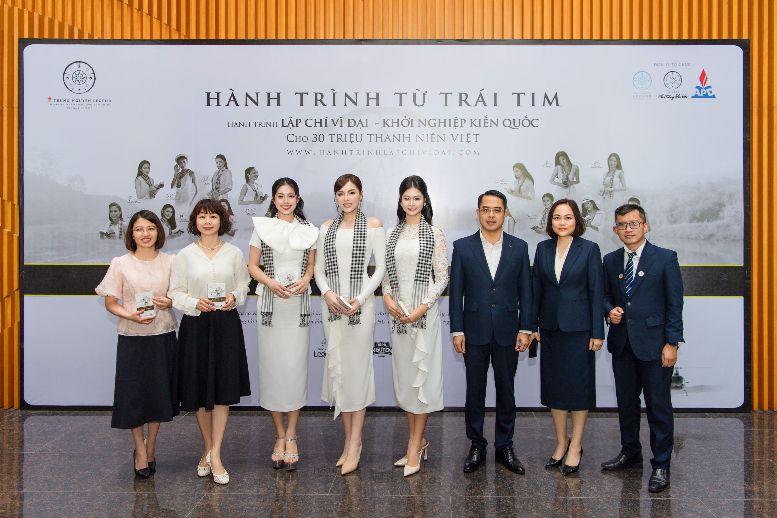 TỪ KỶ LUẬT QUÂN ĐỘI ĐẾN PHỤNG SỰ: Á HẬU CHÂU ANH LAN TỎA LÝ TƯỞNG SỐNG TÍCH CỰC TẠI “HÀNH TRÌNH TỪ TRÁI TIM” 1 DSC_6482