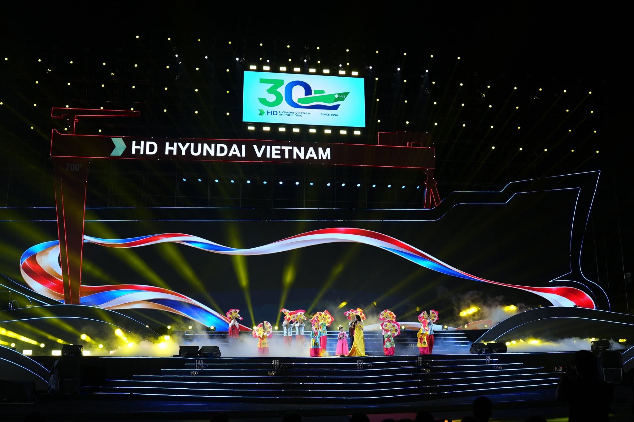 MEGACOM ĐỒNG HÀNH TỔ CHỨC ĐẠI LỄ KỶ NIỆM 30 NĂM THÀNH LẬP CÔNG TY TNHH ĐÓNG TÀU HD HYUNDAI VIỆT NAM 2 854194261_122150367477130329_4396726148902273748_n (1)